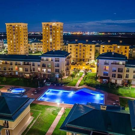 Luxury Apartment With Pool In North Bucharest Cretuleasca Kültér fotó