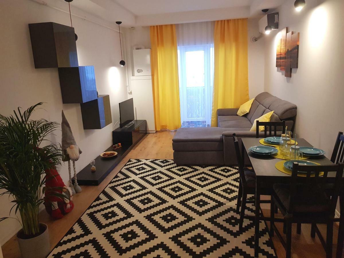 Luxury Apartment With Pool In North Bucharest Cretuleasca Kültér fotó